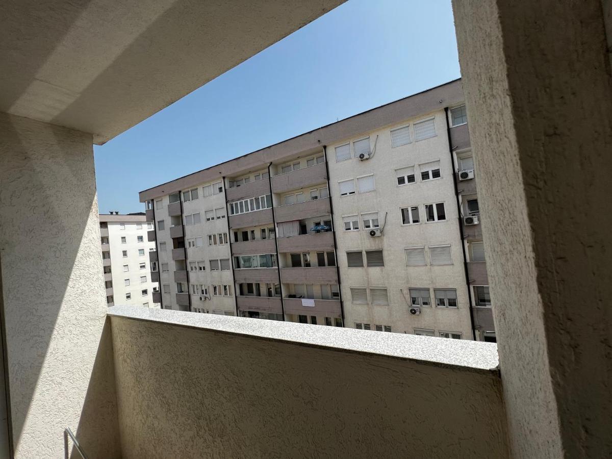 Elegant Apartment In City Centre Приштина Экстерьер фото